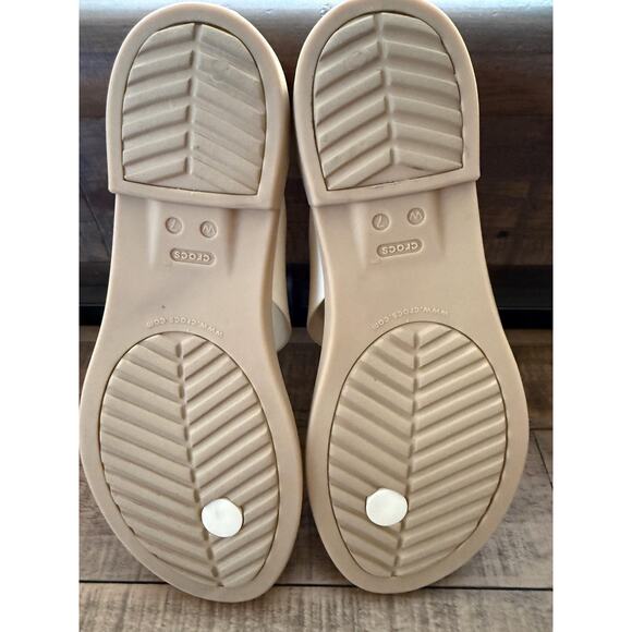Crocs Sandals Women's Size 7 White Beige Thong Flip Flop Slide Comfort Foam - Picture 7 of 8